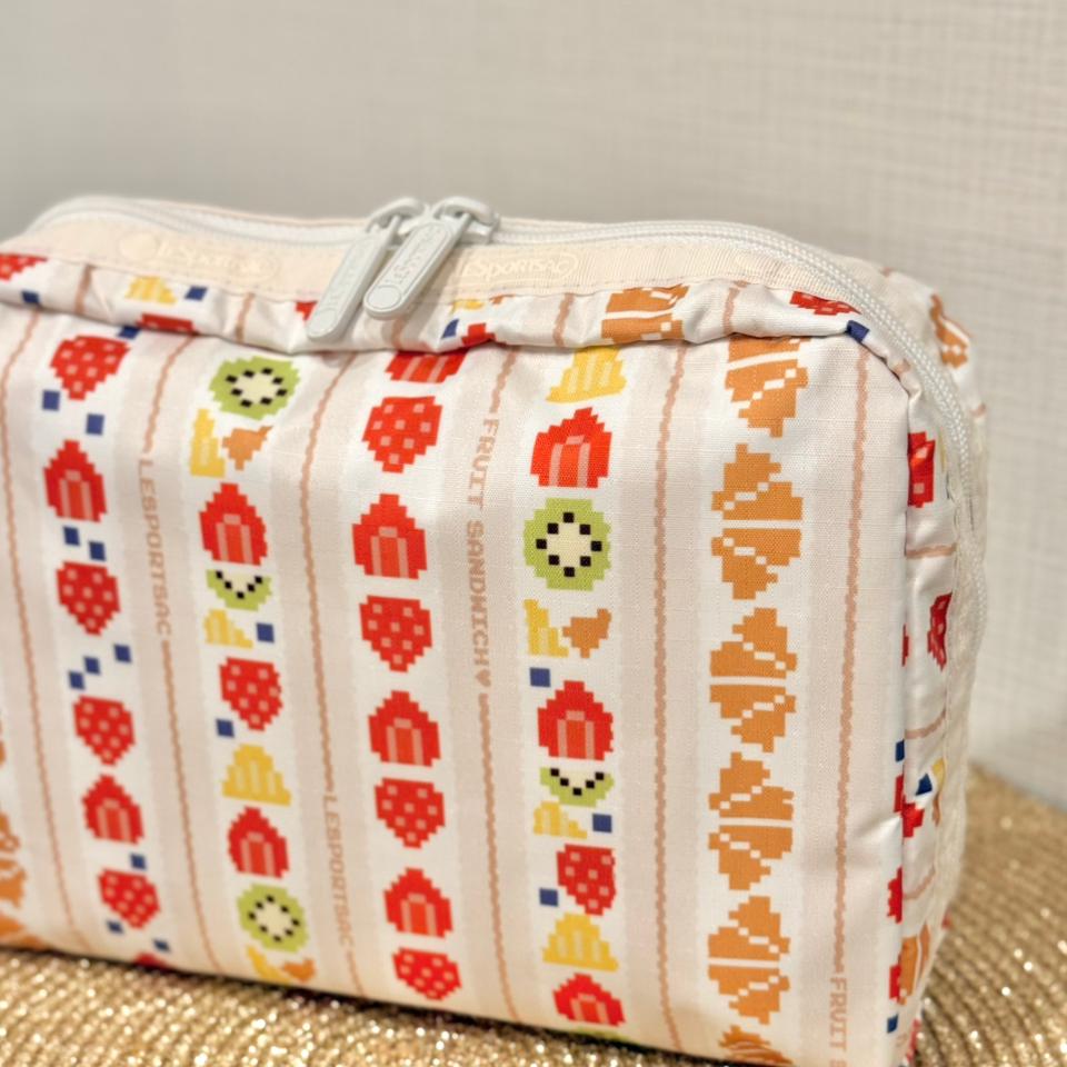 {{.FirstItem.Brand.Name}}({{.FirstItem.Brand.NameKana}})の「{{.FirstItem.Name}}」を使った{{.PostType}}