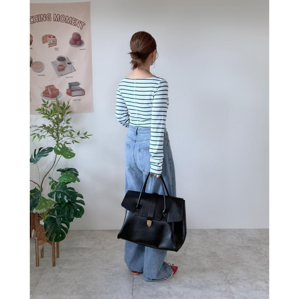 {{.FirstItem.Brand.Name}}({{.FirstItem.Brand.NameKana}})の「{{.FirstItem.Name}}」を使った{{.PostType}}