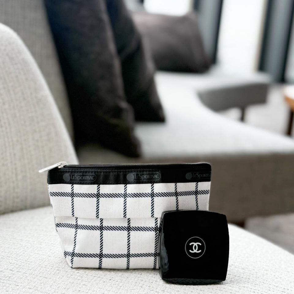 {{.FirstItem.Brand.Name}}({{.FirstItem.Brand.NameKana}})の「{{.FirstItem.Name}}」を使った{{.PostType}}