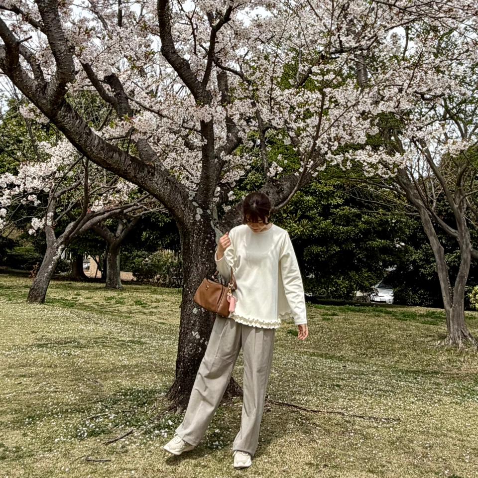 {{.FirstItem.Brand.Name}}({{.FirstItem.Brand.NameKana}})の「{{.FirstItem.Name}}」を使った{{.PostType}}