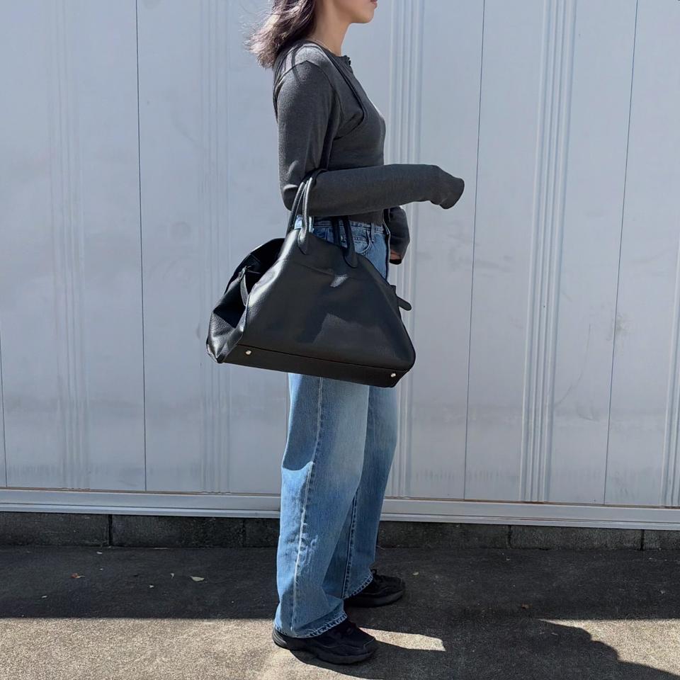 {{.FirstItem.Brand.Name}}({{.FirstItem.Brand.NameKana}})の「{{.FirstItem.Name}}」を使った{{.PostType}}