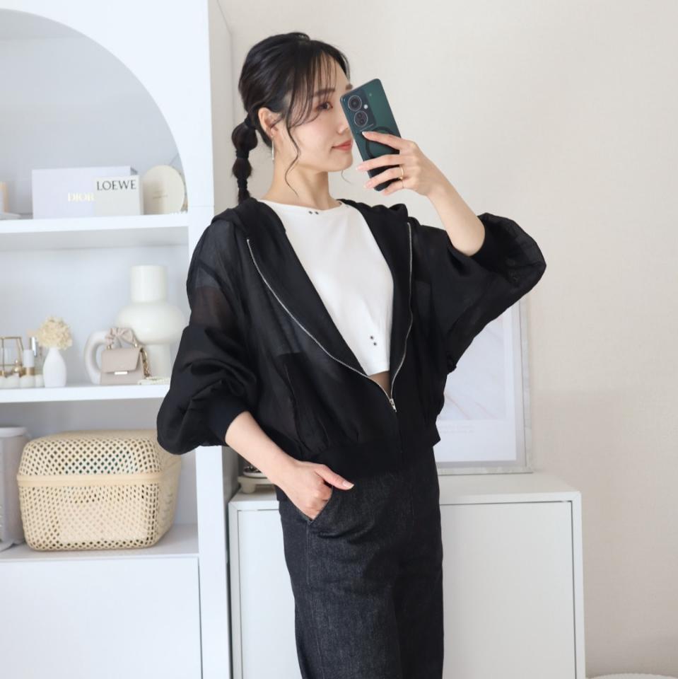 {{.FirstItem.Brand.Name}}({{.FirstItem.Brand.NameKana}})の「{{.FirstItem.Name}}」を使った{{.PostType}}