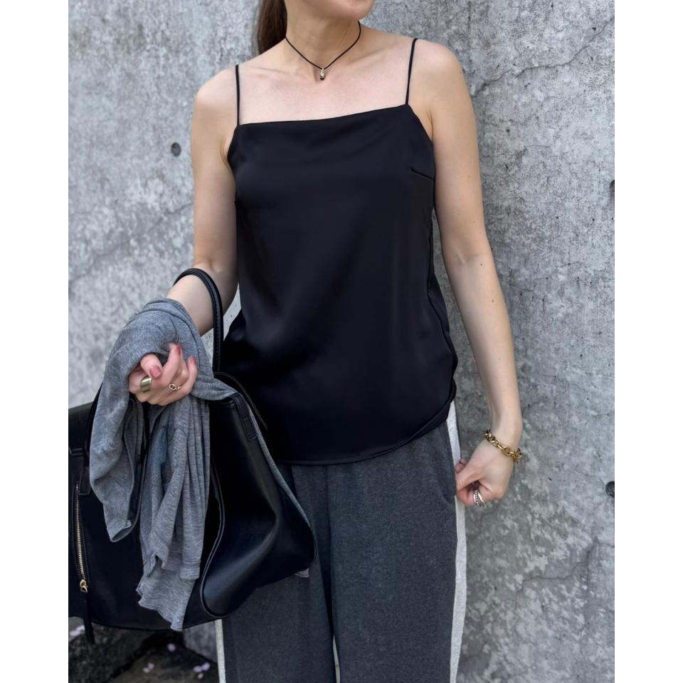 {{.FirstItem.Brand.Name}}({{.FirstItem.Brand.NameKana}})の「{{.FirstItem.Name}}」を使った{{.PostType}}