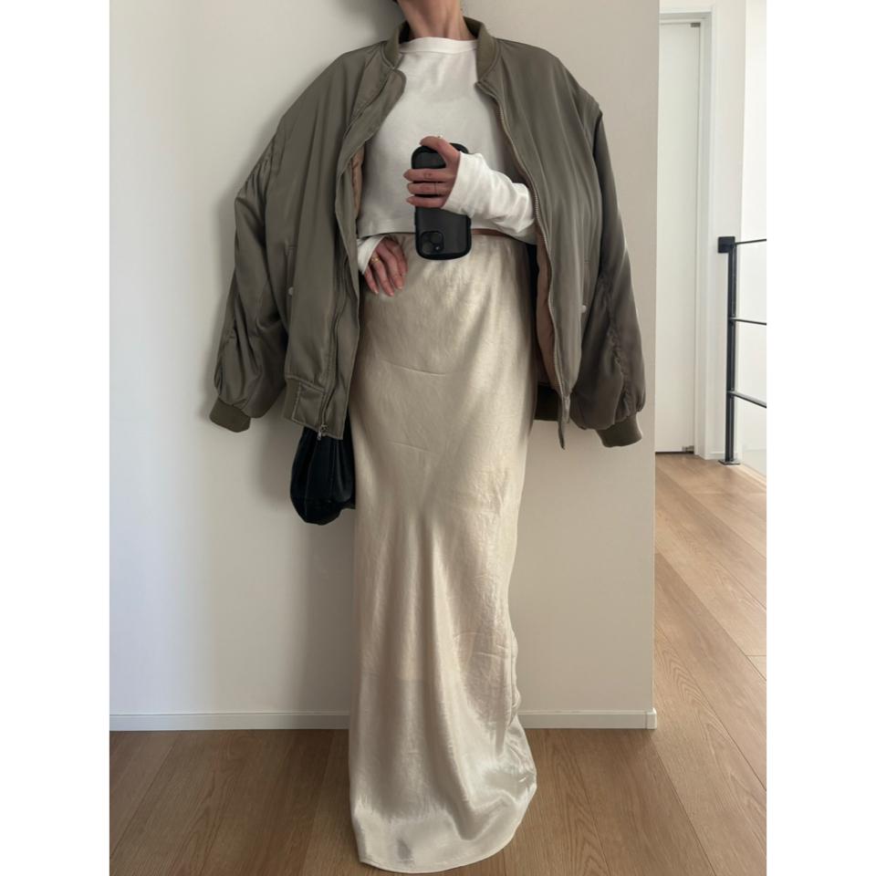 {{.FirstItem.Brand.Name}}({{.FirstItem.Brand.NameKana}})の「{{.FirstItem.Name}}」を使った{{.PostType}}