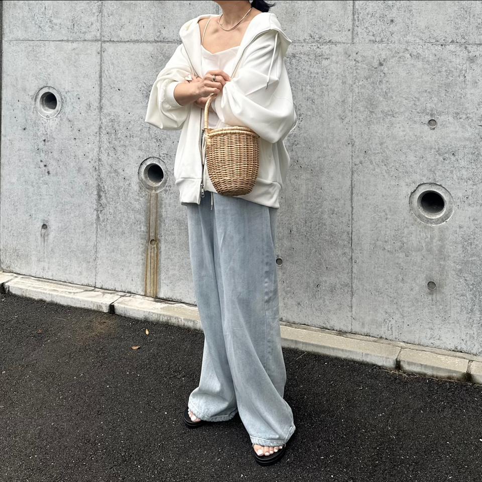 {{.FirstItem.Brand.Name}}({{.FirstItem.Brand.NameKana}})の「{{.FirstItem.Name}}」を使った{{.PostType}}