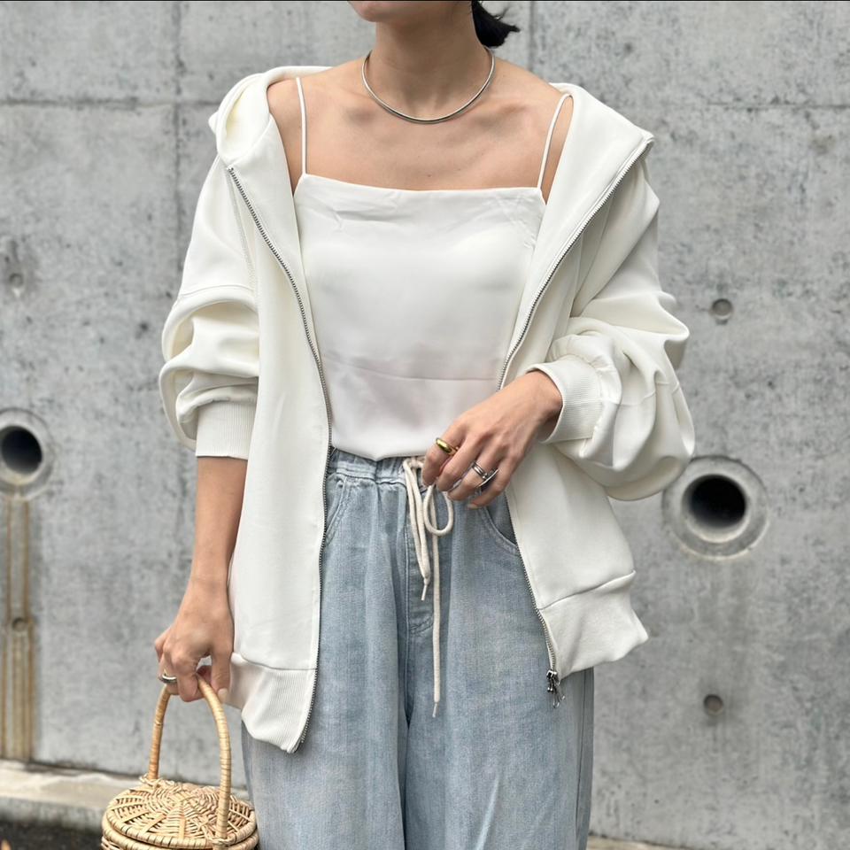 {{.FirstItem.Brand.Name}}({{.FirstItem.Brand.NameKana}})の「{{.FirstItem.Name}}」を使った{{.PostType}}