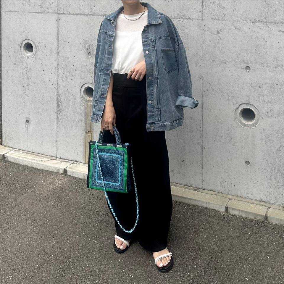 {{.FirstItem.Brand.Name}}({{.FirstItem.Brand.NameKana}})の「{{.FirstItem.Name}}」を使った{{.PostType}}