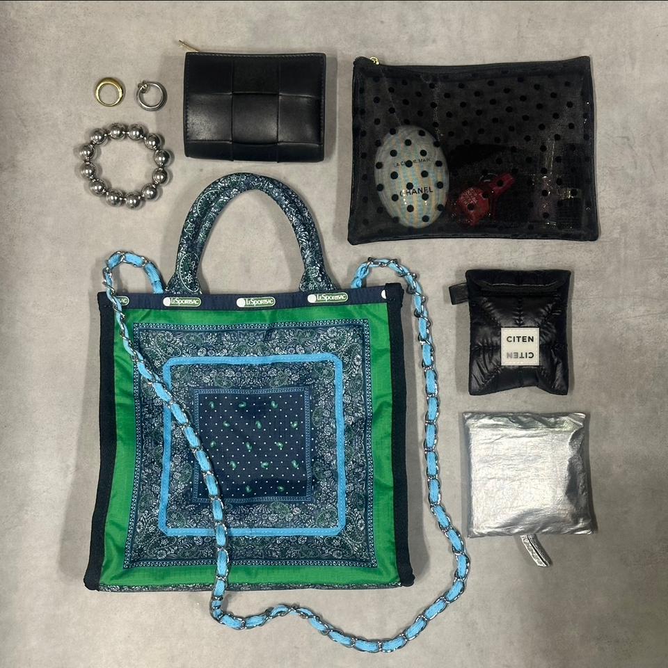 {{.FirstItem.Brand.Name}}({{.FirstItem.Brand.NameKana}})の「{{.FirstItem.Name}}」を使った{{.PostType}}