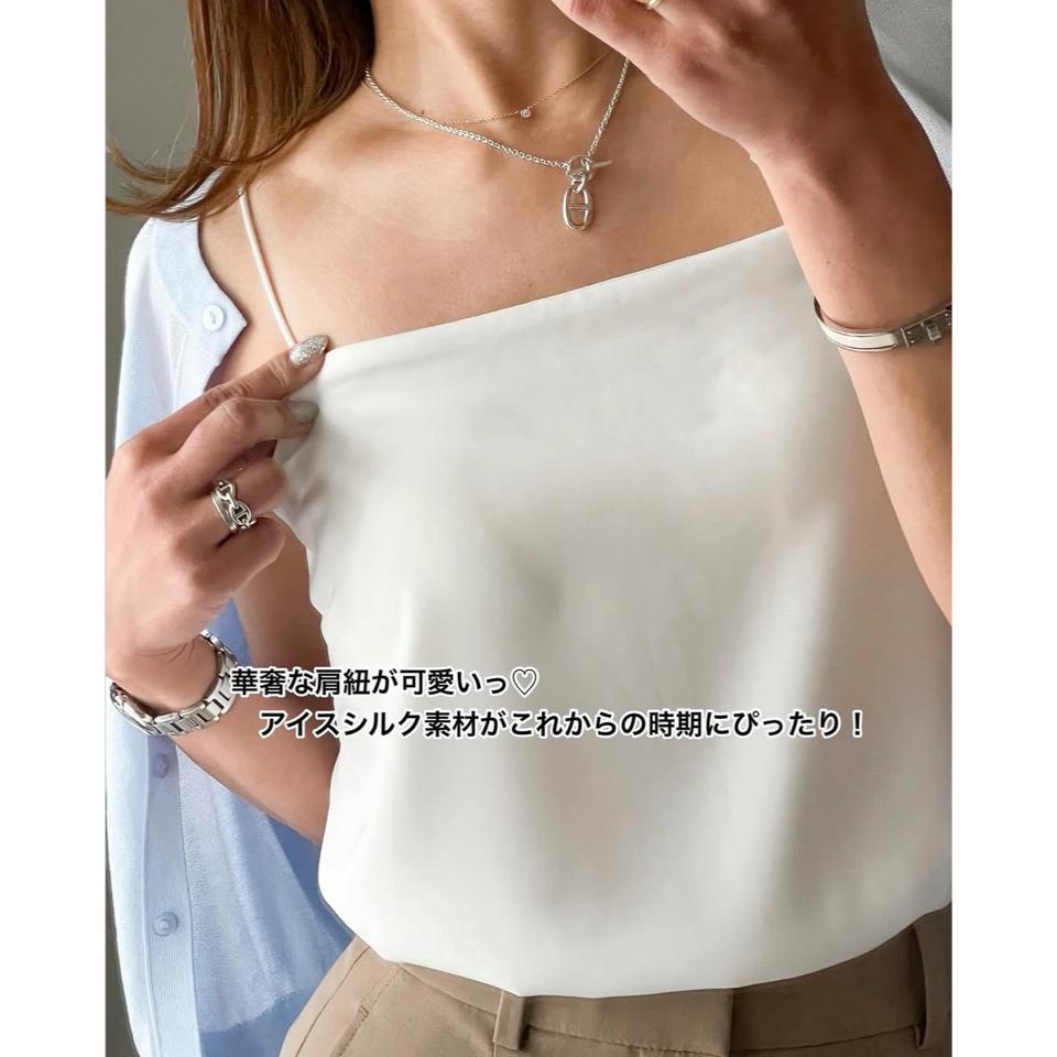 {{.FirstItem.Brand.Name}}({{.FirstItem.Brand.NameKana}})の「{{.FirstItem.Name}}」を使った{{.PostType}}