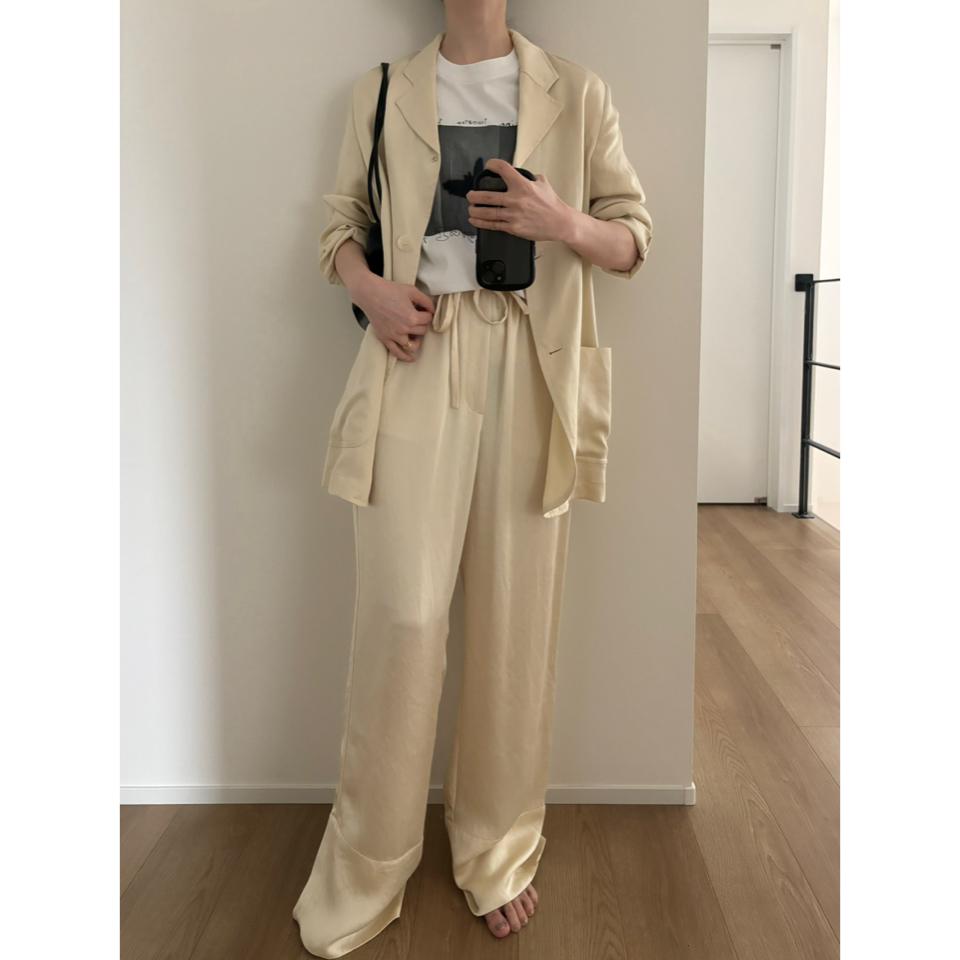 {{.FirstItem.Brand.Name}}({{.FirstItem.Brand.NameKana}})の「{{.FirstItem.Name}}」を使った{{.PostType}}