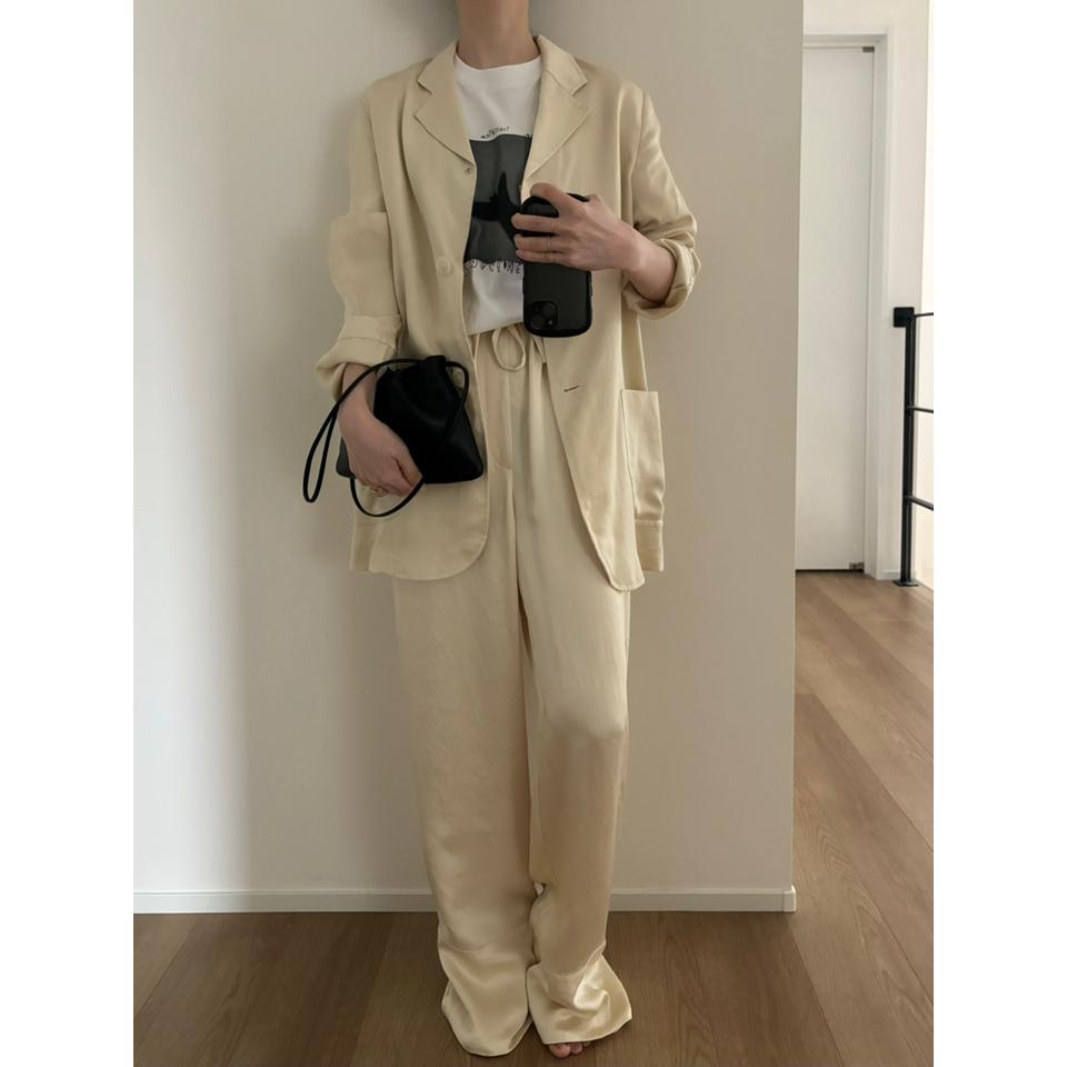 {{.FirstItem.Brand.Name}}({{.FirstItem.Brand.NameKana}})の「{{.FirstItem.Name}}」を使った{{.PostType}}