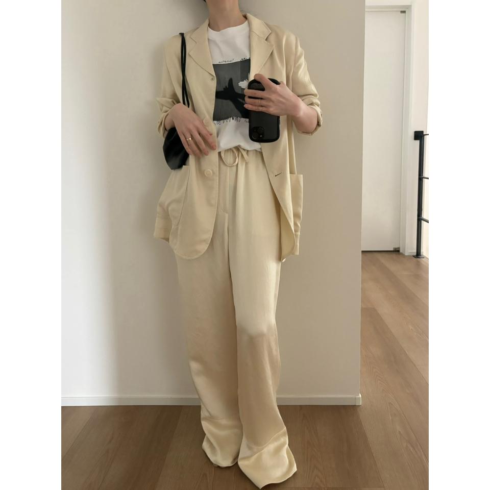 {{.FirstItem.Brand.Name}}({{.FirstItem.Brand.NameKana}})の「{{.FirstItem.Name}}」を使った{{.PostType}}