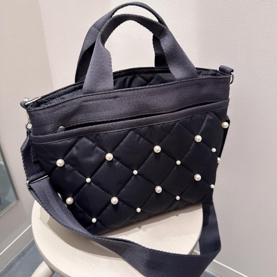 {{.FirstItem.Brand.Name}}({{.FirstItem.Brand.NameKana}})の「{{.FirstItem.Name}}」を使った{{.PostType}}