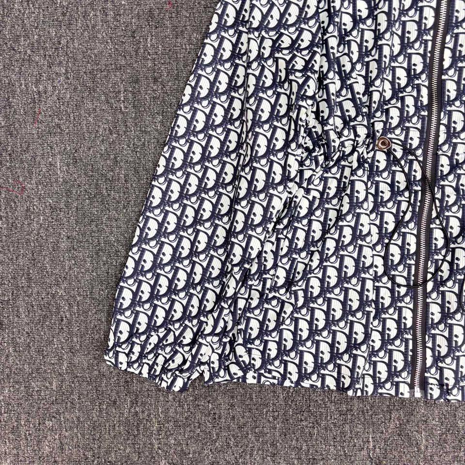 {{.FirstItem.Brand.Name}}({{.FirstItem.Brand.NameKana}})の「{{.FirstItem.Name}}」を使った{{.PostType}}