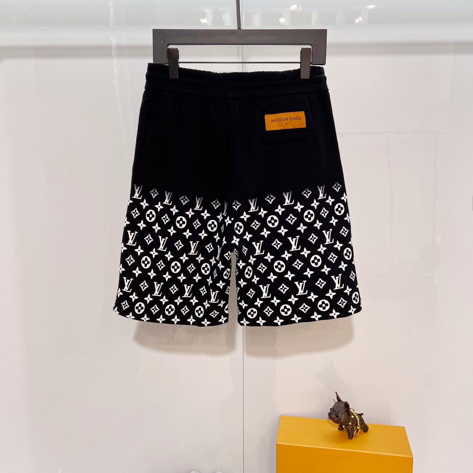 {{.FirstItem.Brand.Name}}({{.FirstItem.Brand.NameKana}})の「{{.FirstItem.Name}}」を使った{{.PostType}}