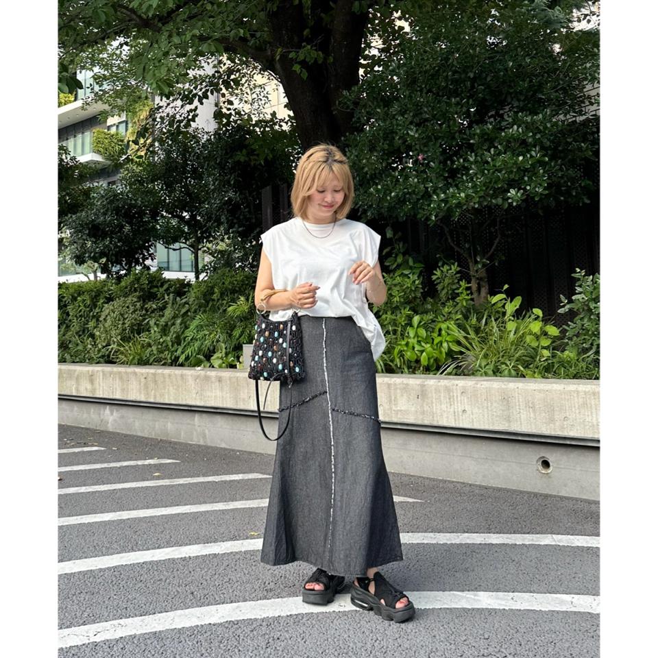 {{.FirstItem.Brand.Name}}({{.FirstItem.Brand.NameKana}})の「{{.FirstItem.Name}}」を使った{{.PostType}}