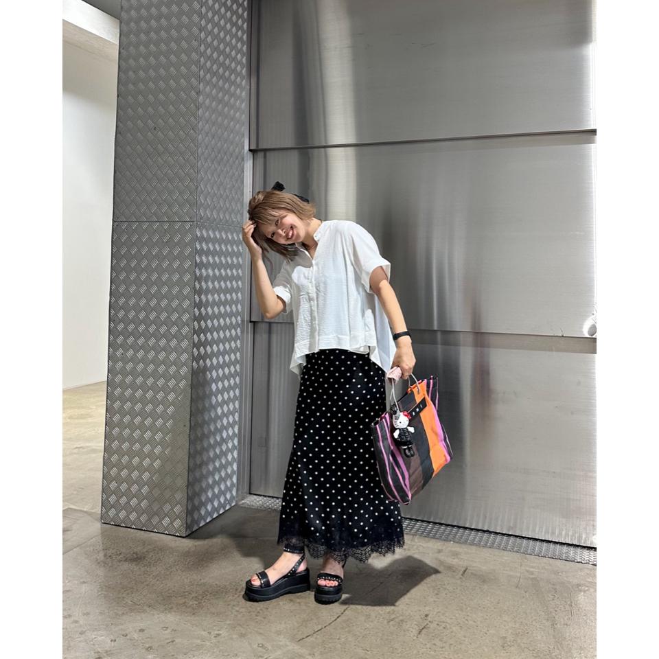 {{.FirstItem.Brand.Name}}({{.FirstItem.Brand.NameKana}})の「{{.FirstItem.Name}}」を使った{{.PostType}}