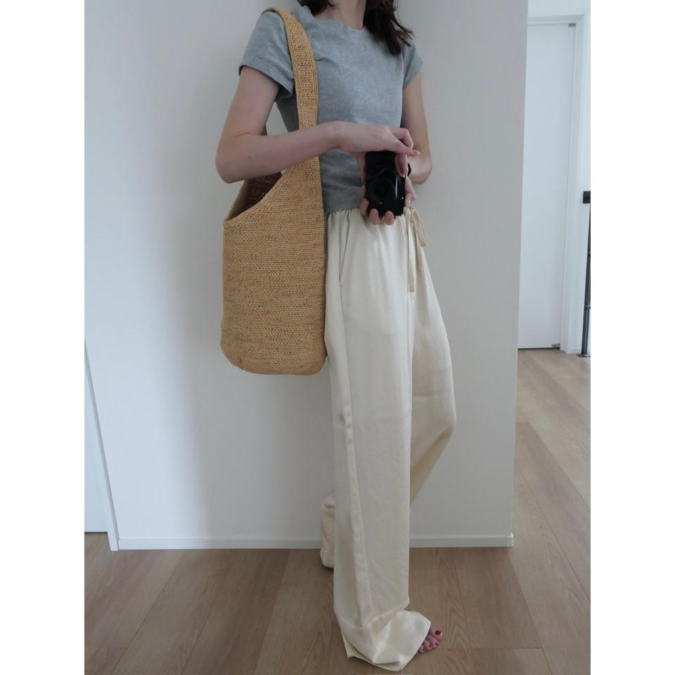 {{.FirstItem.Brand.Name}}({{.FirstItem.Brand.NameKana}})の「{{.FirstItem.Name}}」を使った{{.PostType}}