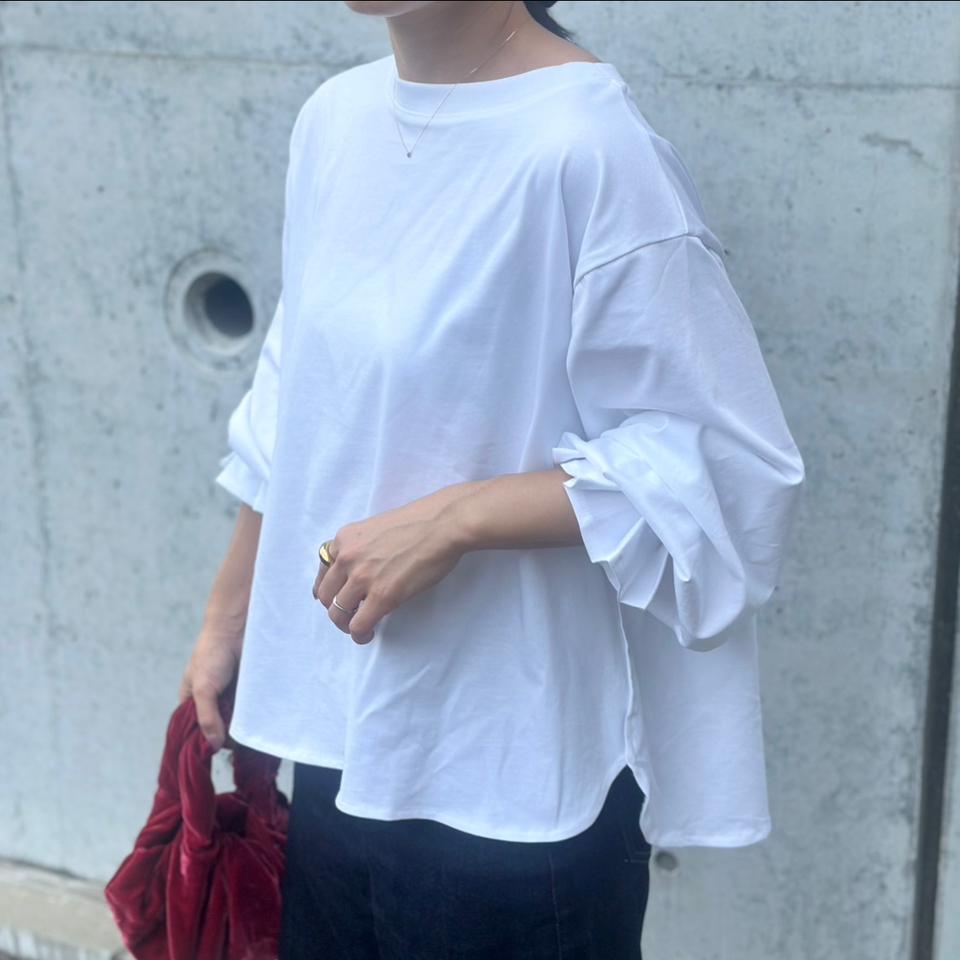 {{.FirstItem.Brand.Name}}({{.FirstItem.Brand.NameKana}})の「{{.FirstItem.Name}}」を使った{{.PostType}}