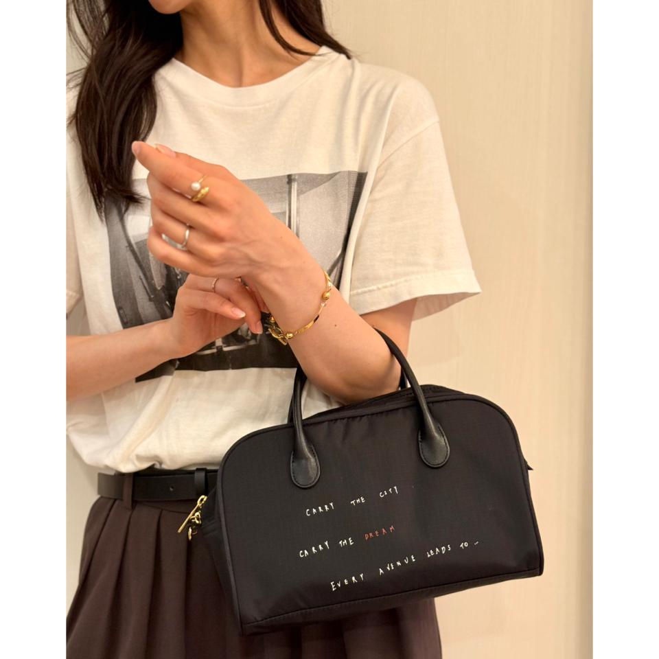 {{.FirstItem.Brand.Name}}({{.FirstItem.Brand.NameKana}})の「{{.FirstItem.Name}}」を使った{{.PostType}}