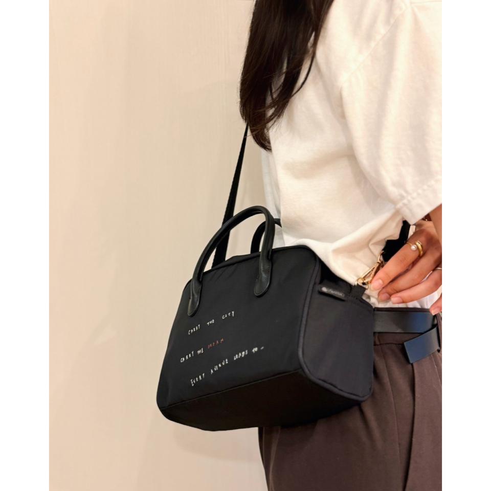 {{.FirstItem.Brand.Name}}({{.FirstItem.Brand.NameKana}})の「{{.FirstItem.Name}}」を使った{{.PostType}}