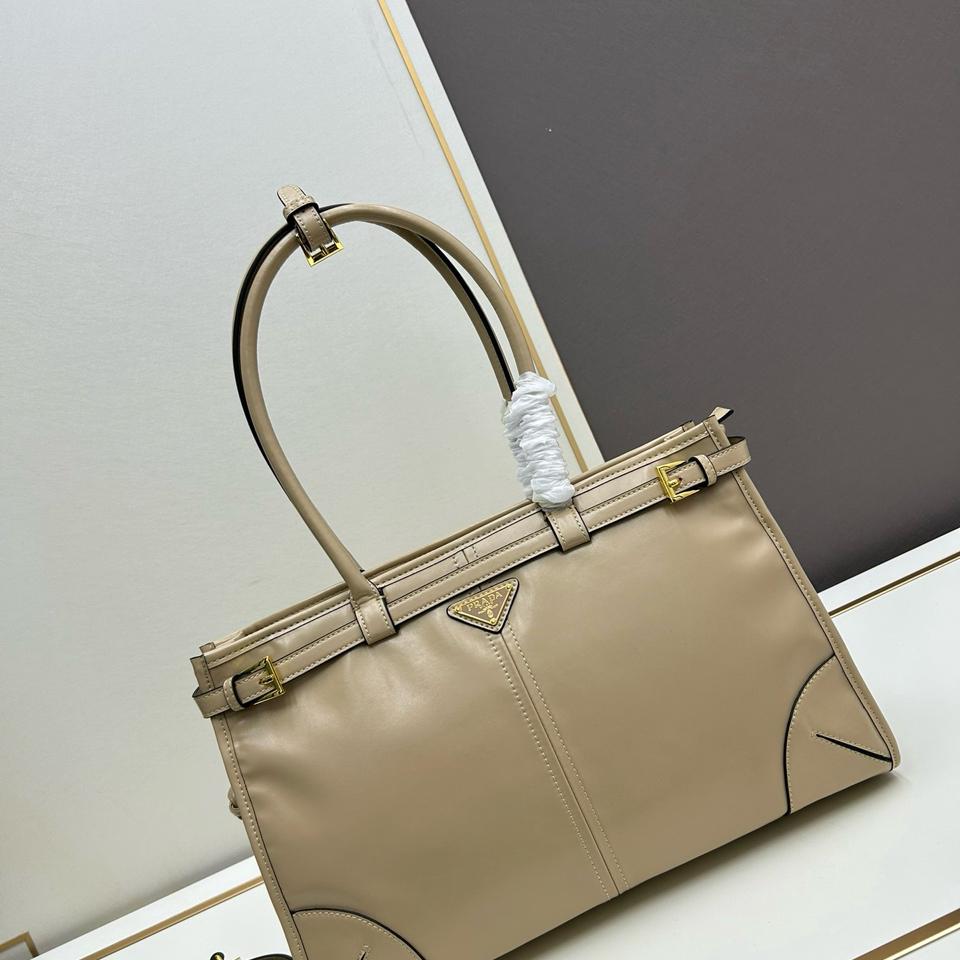 {{.FirstItem.Brand.Name}}({{.FirstItem.Brand.NameKana}})の「{{.FirstItem.Name}}」を使った{{.PostType}}