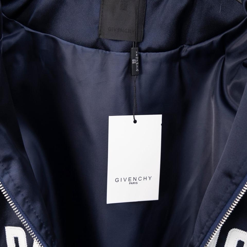 {{.FirstItem.Brand.Name}}({{.FirstItem.Brand.NameKana}})の「{{.FirstItem.Name}}」を使った{{.PostType}}