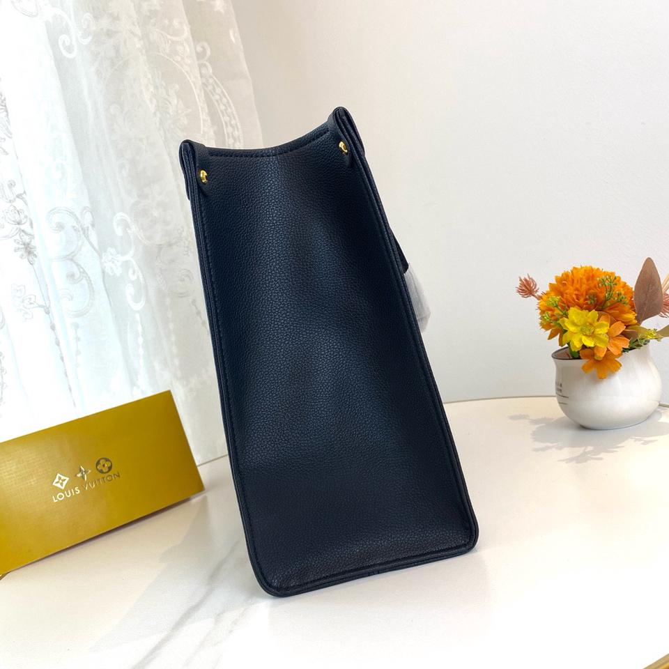 {{.FirstItem.Brand.Name}}({{.FirstItem.Brand.NameKana}})の「{{.FirstItem.Name}}」を使った{{.PostType}}